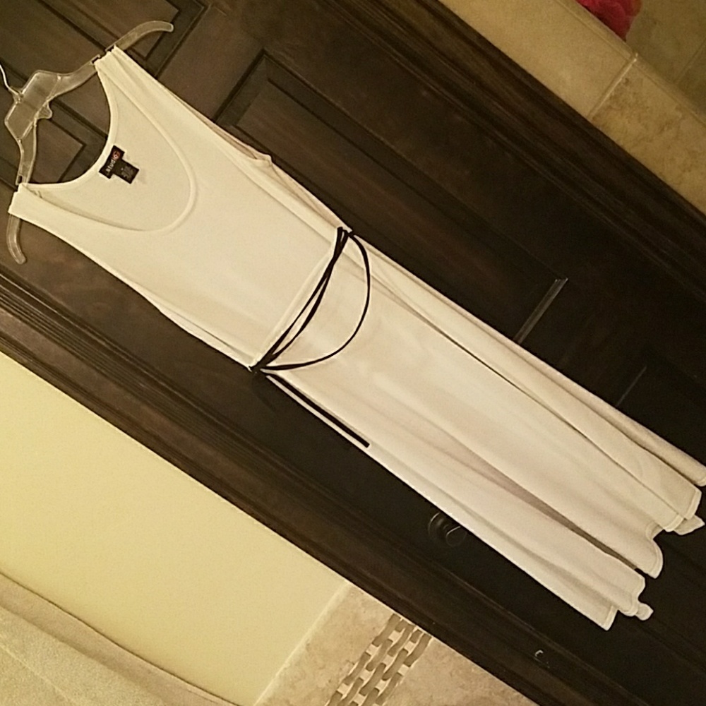 Simple but so pretty white dress